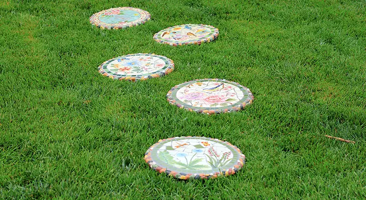 High-end Courtyard Decoration Ornaments Outdoor Garden Pedal Stepping Stone Garden Plus