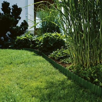 Gardena Lawn Edging (Green), 15cm high Garden Plus