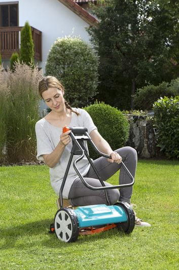 Gardena Cylinder Lawnmower Classic 330 Garden Plus