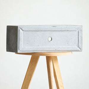 Rectangular planter underside with one central drainage hole, based on the original product photograph