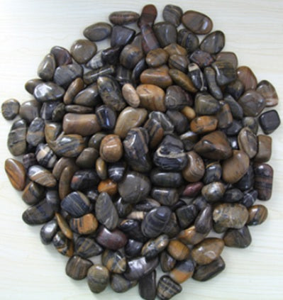 Toffee-coloured pebbles