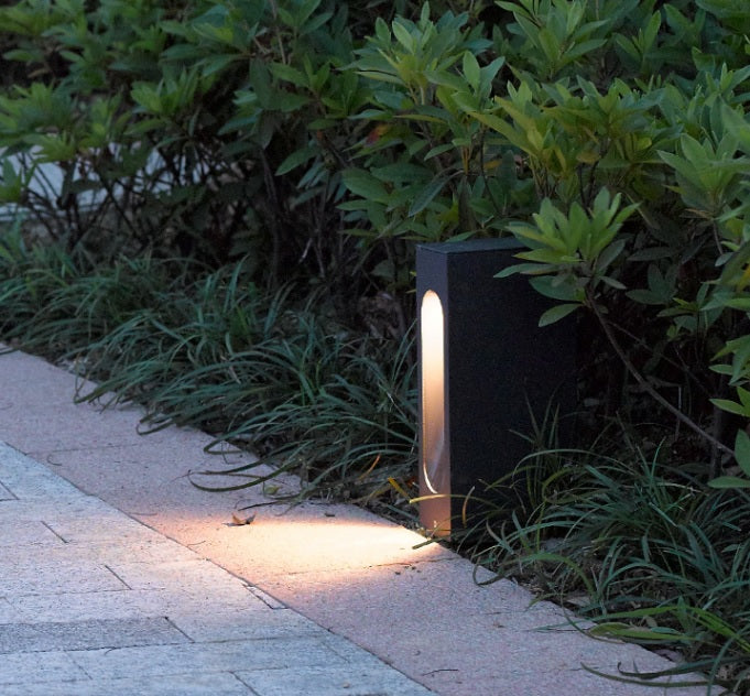 Hilite - Post light H2713 Garden Plus