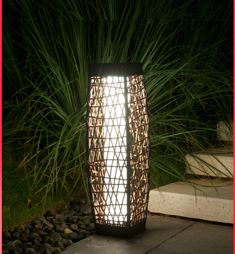 Solar Rattan Lawn Lamp