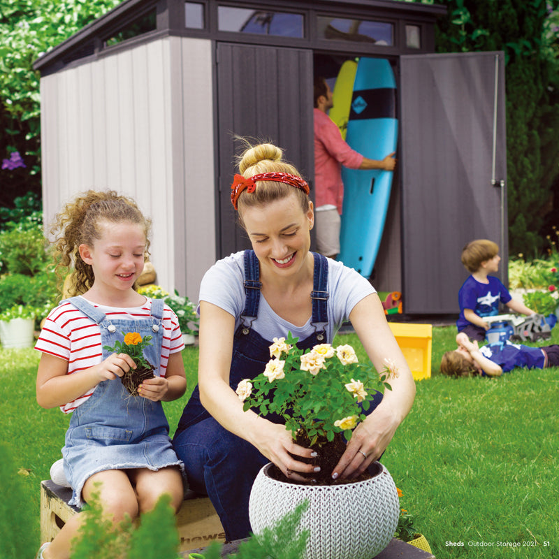 Keter Cozy Cradle and Flower Pot Garden Plus