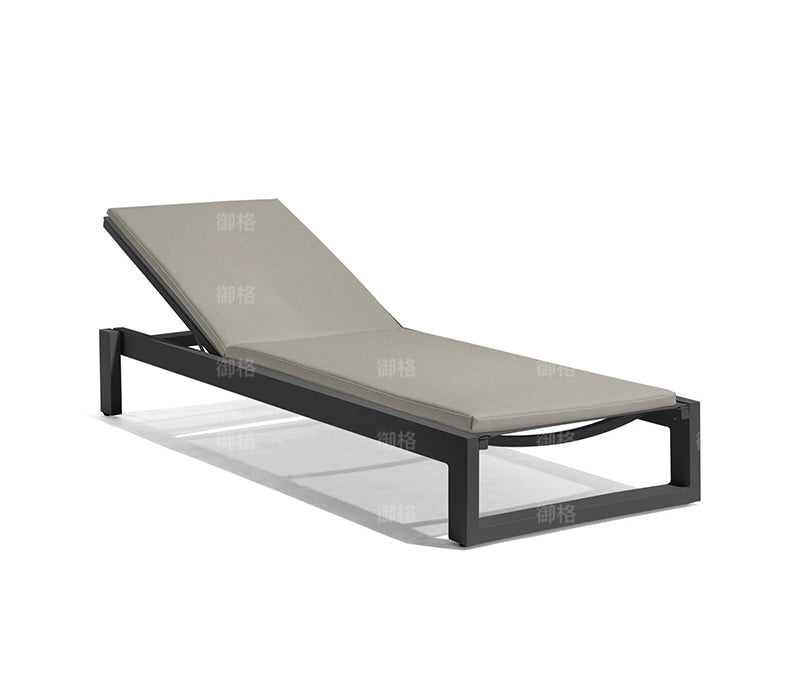 Modern Sun Lounger Garden Plus