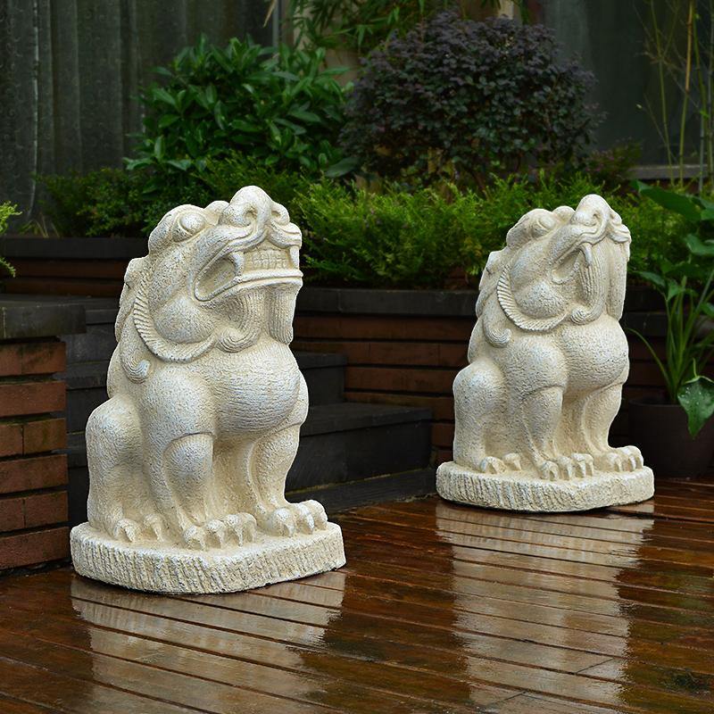 Brave Troops Statue Garden Plus