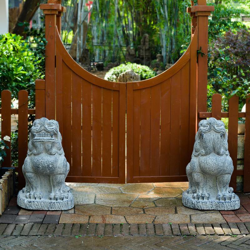 Brave Troops Statue Garden Plus